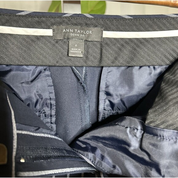 Ann Taylor Devin Fit Pants Striped Straight Leg Navy and White  Pockets Size 6 - Picture 4 of 8